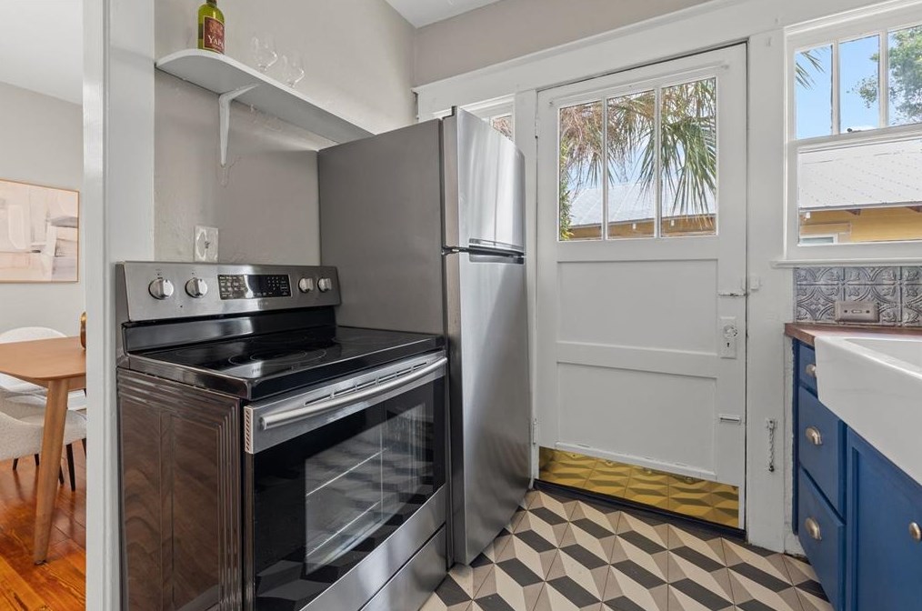 5901 Ola Ave, Tampa FL 33604-6615 exterior