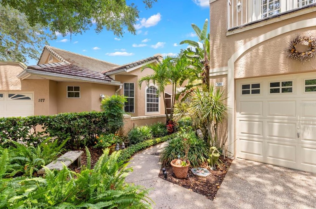 581 Red Cedar Ct Ne, Saint Petersburg, FL 33703