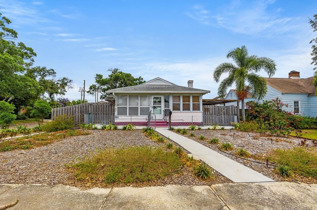 2663 Dartmouth Ave, Saint Petersburg, FL 33713-7819