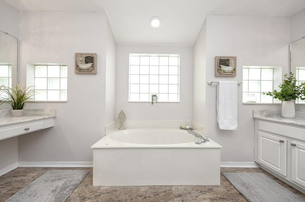 3019 Sutton Woods Dr, Plant City FL  33566-9614 exterior