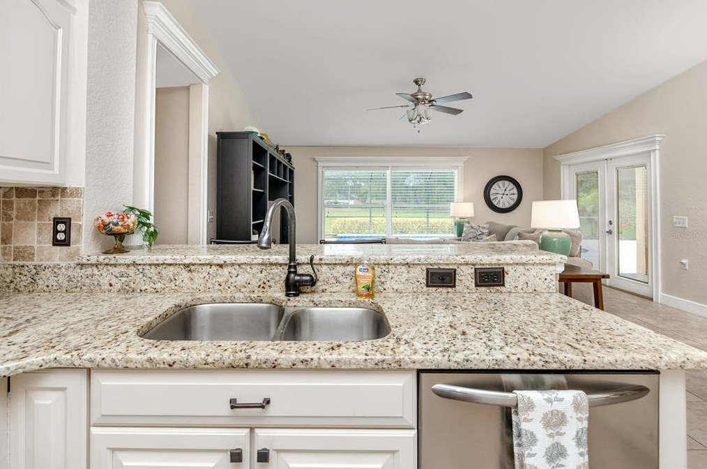 3019 Sutton Woods Dr, Plant City FL  33566-9614 exterior