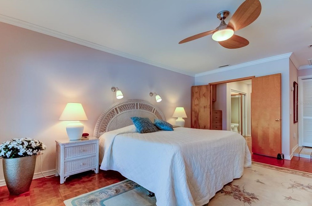 4981 61 Ave, Saint Petersburg FL  33712-4921 exterior