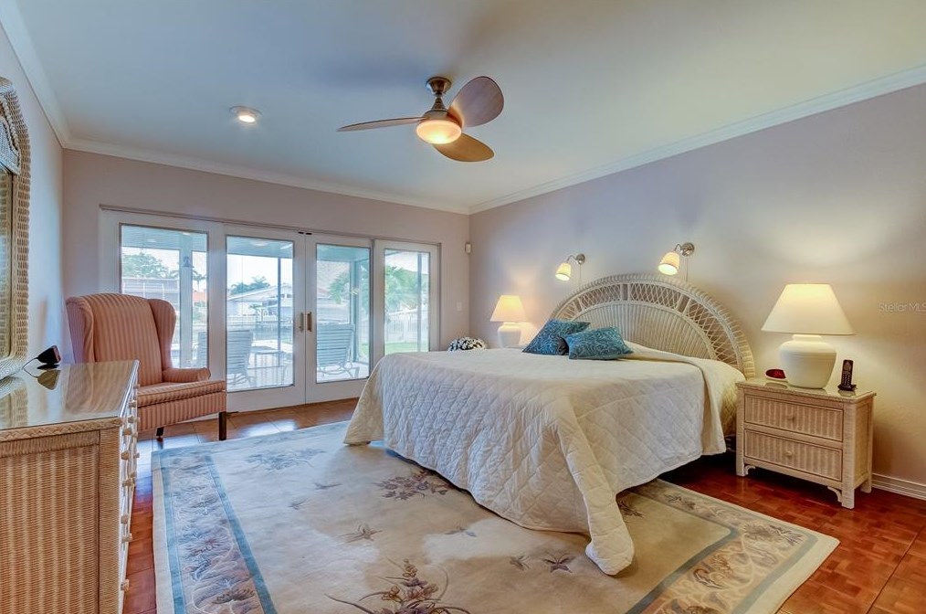4981 61 Ave, Saint Petersburg FL  33712-4921 exterior