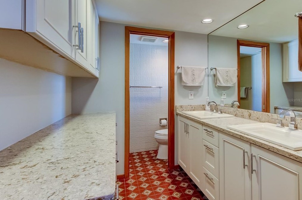 4981 61 Ave, Saint Petersburg FL  33712-4921 exterior