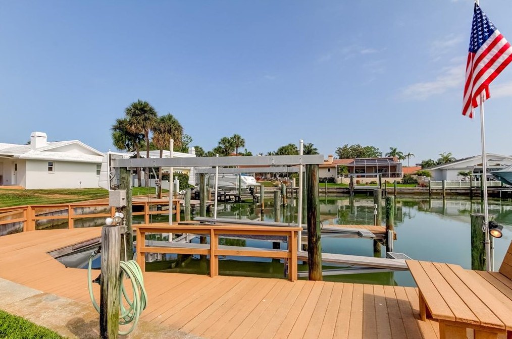 4981 61 Ave, Saint Petersburg FL  33712-4921 exterior
