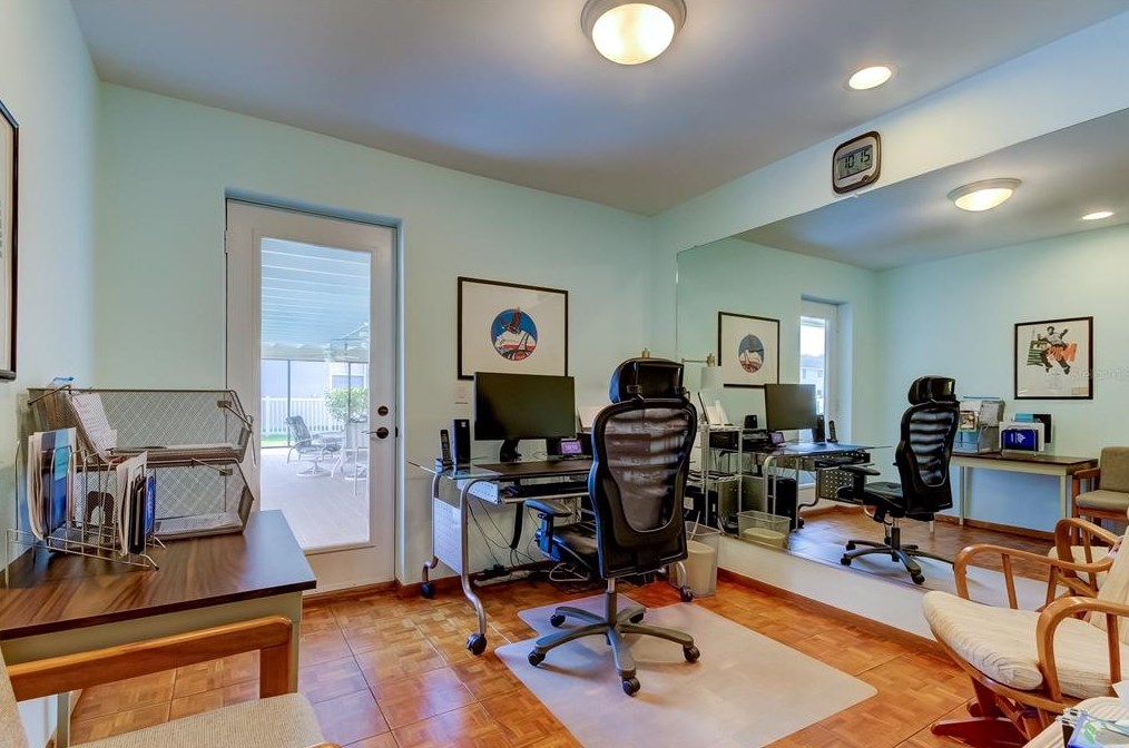 4981 61 Ave, Saint Petersburg FL  33712-4921 exterior