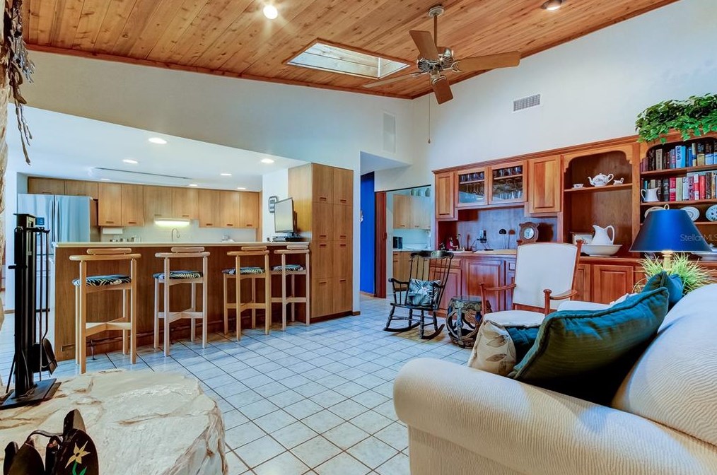 4981 61 Ave, Saint Petersburg FL  33712-4921 exterior