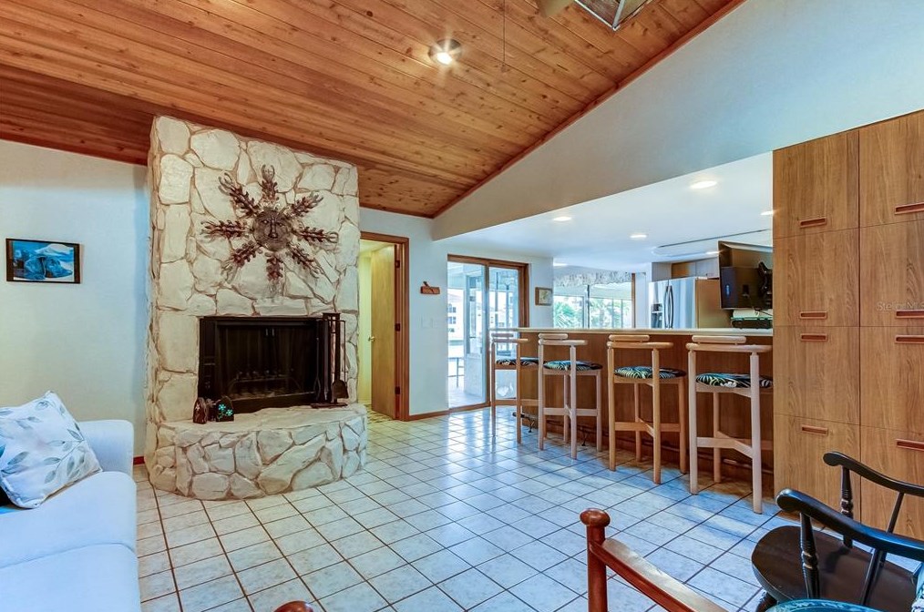 4981 61 Ave, Saint Petersburg FL  33712-4921 exterior
