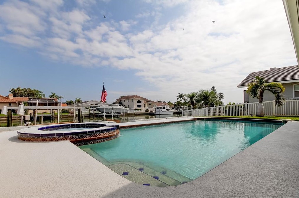 4981 61 Ave, Saint Petersburg FL  33712-4921 exterior