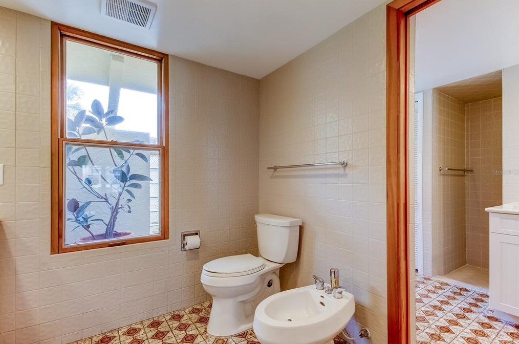 4981 61 Ave, Saint Petersburg FL  33712-4921 exterior