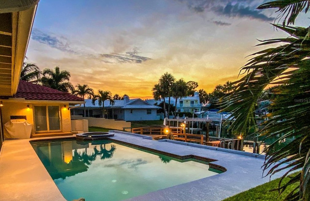 4981 61 Ave, Saint Petersburg FL  33712-4921 exterior