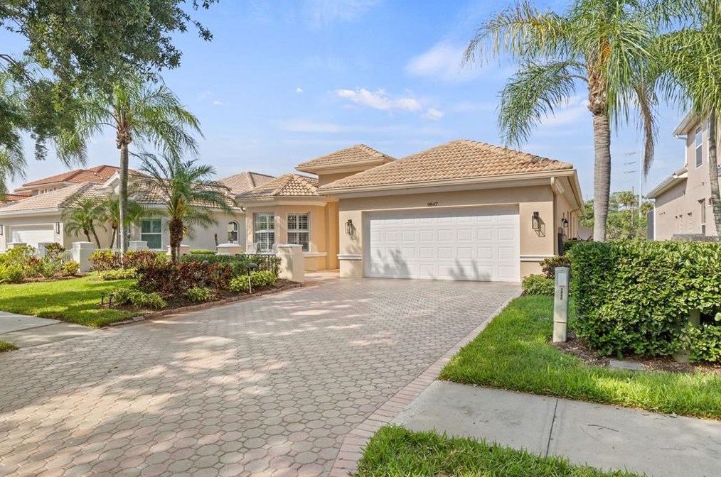 9847 Sago Point Dr, Largo, FL 33777