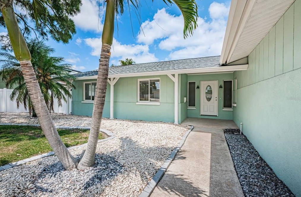 6033 Venetian Blvd, Saint Petersburg, FL 33703-1807