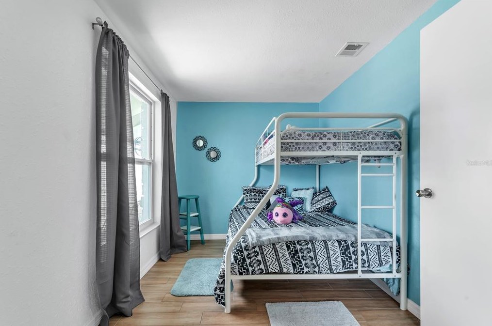 1309 Ironworks Ln, Tarpon Springs FL  34689-2937 exterior