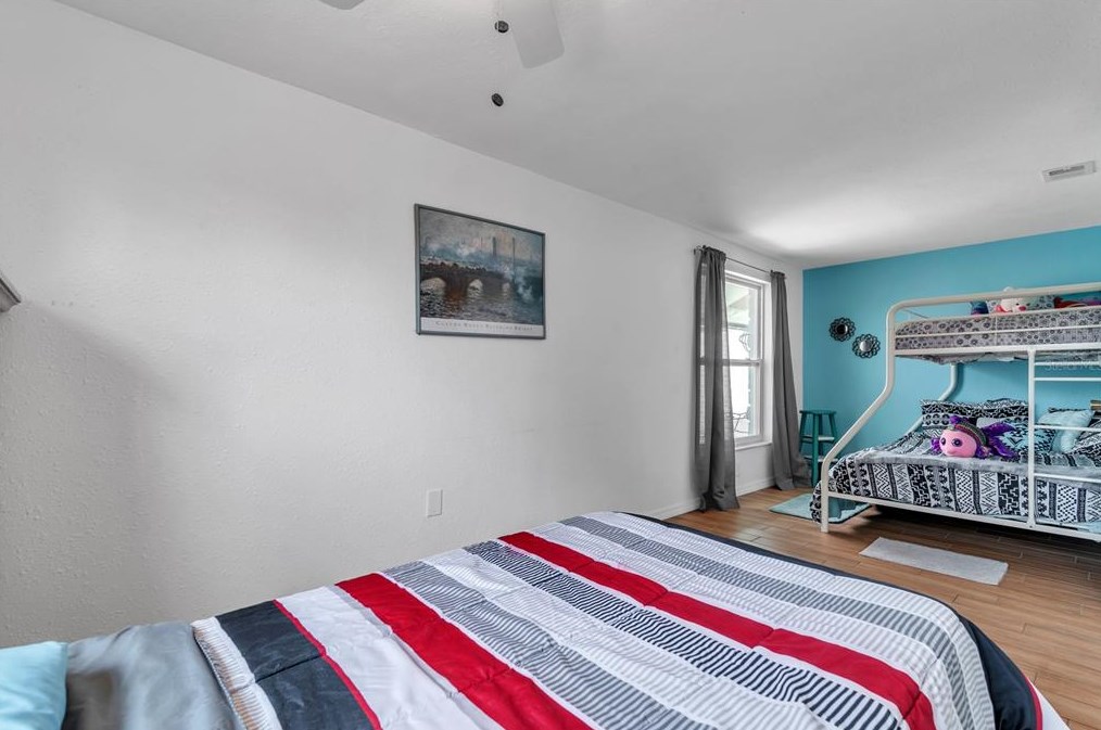 1309 Ironworks Ln, Tarpon Springs FL  34689-2937 exterior