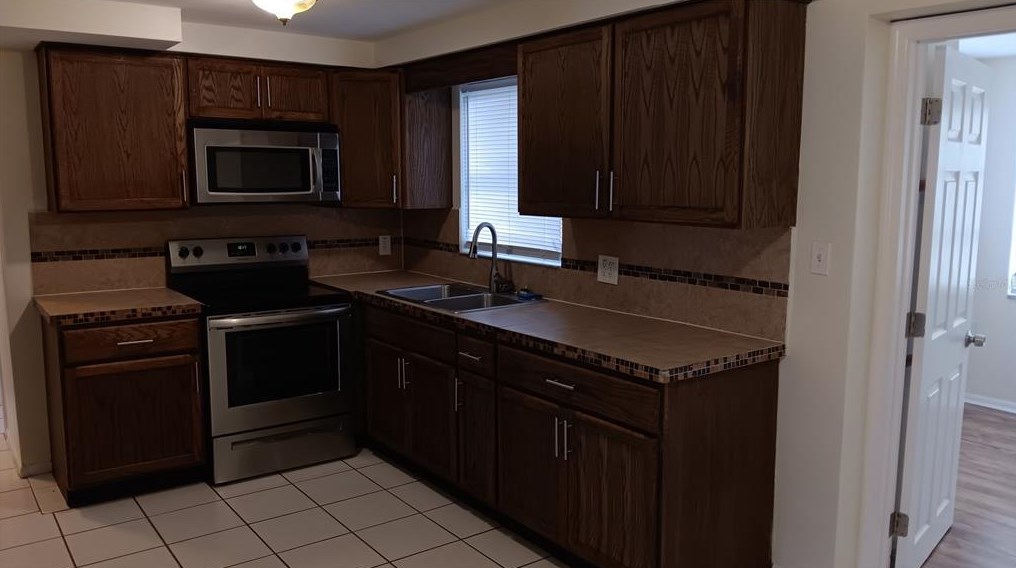 3600 Berkshire St, New Port Richey, FL 34652-6204