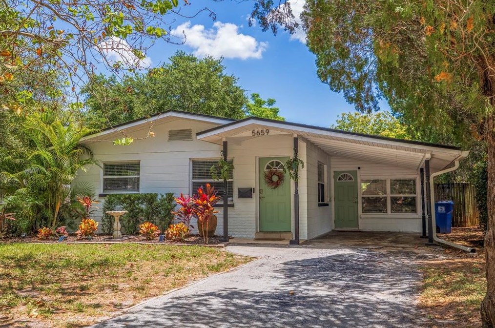 5659 Kelly Dr, Saint Petersburg, FL 33703-1223