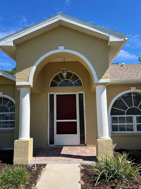 5847 Lenmar Ct, Tarpon Springs, FL 34690