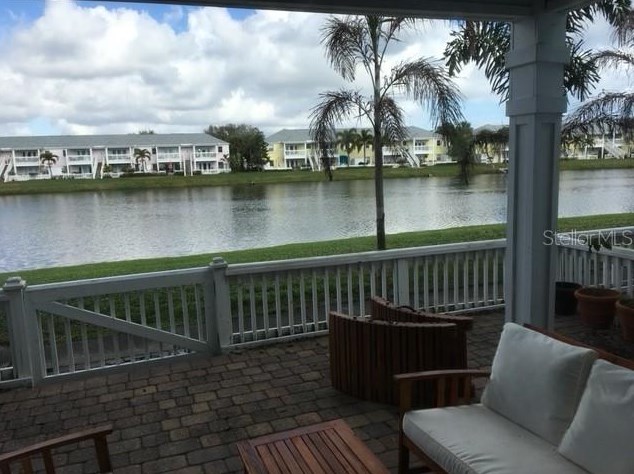 207 Sea Horse Dr, Saint Petersburg, FL 33705-4033