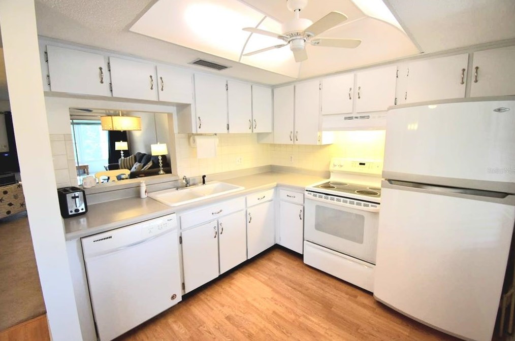 841 Patricia Ave #301, Dunedin, FL 34698