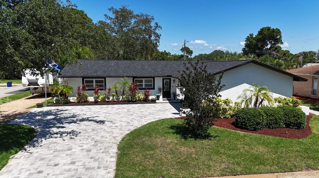 8193 128th St, Largo, FL 33776-3606