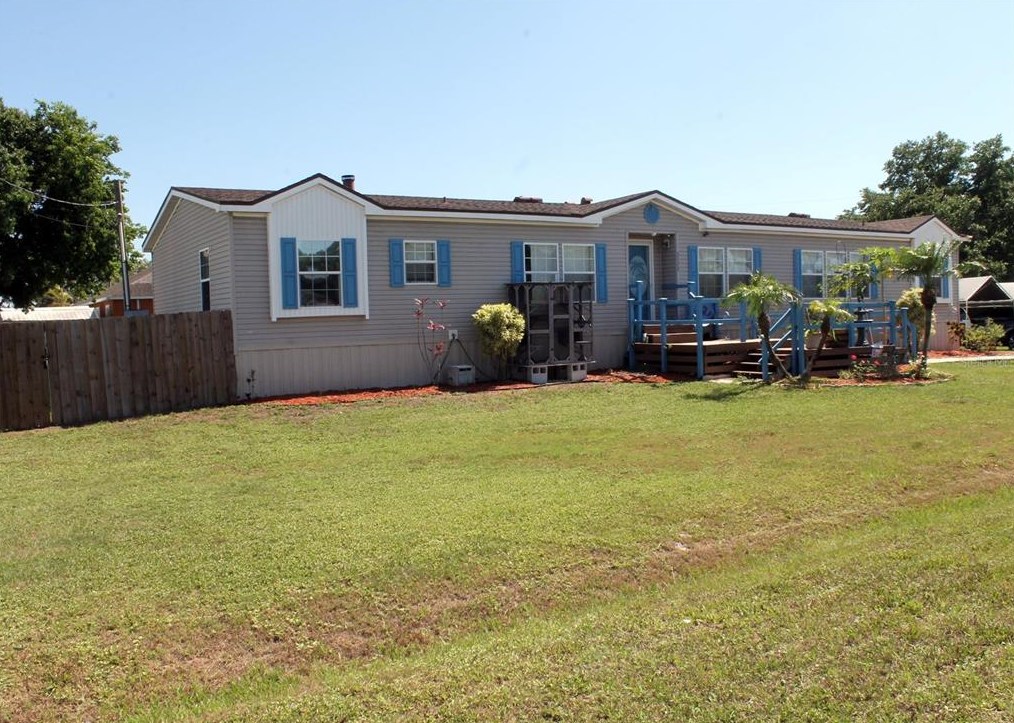 2722 Metro Dr, Ruskin, FL 33570-5924