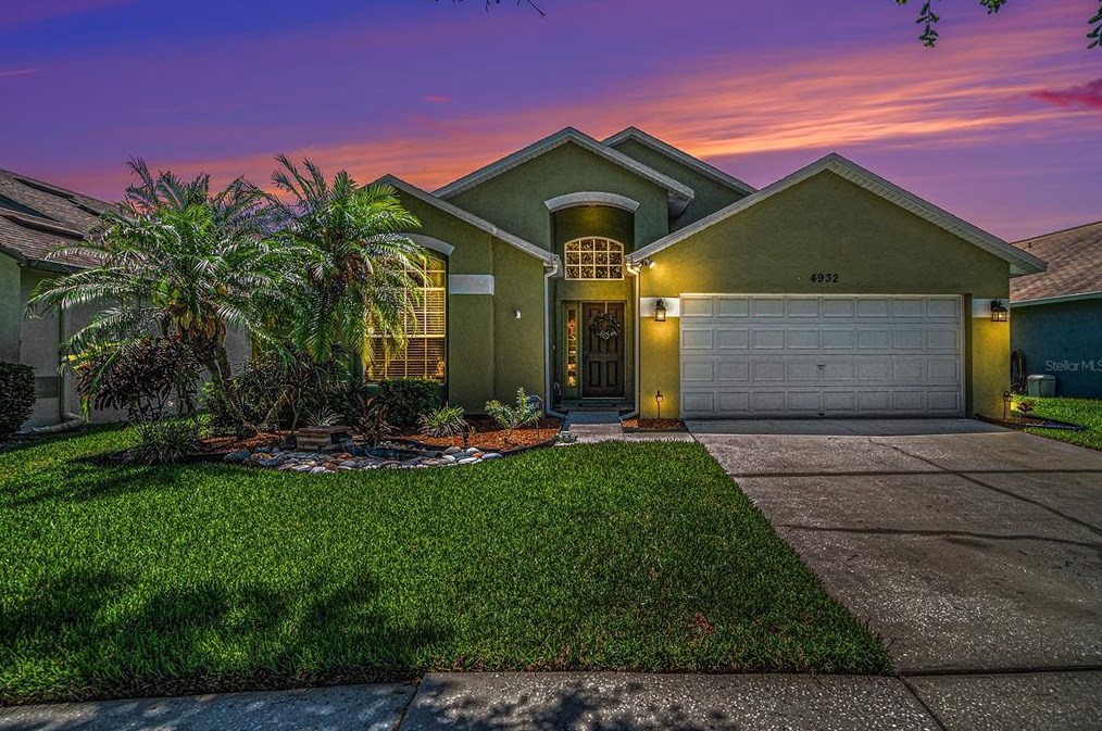 4932 Hidden Hills Ln, Zephyrhills, FL 33545-1619