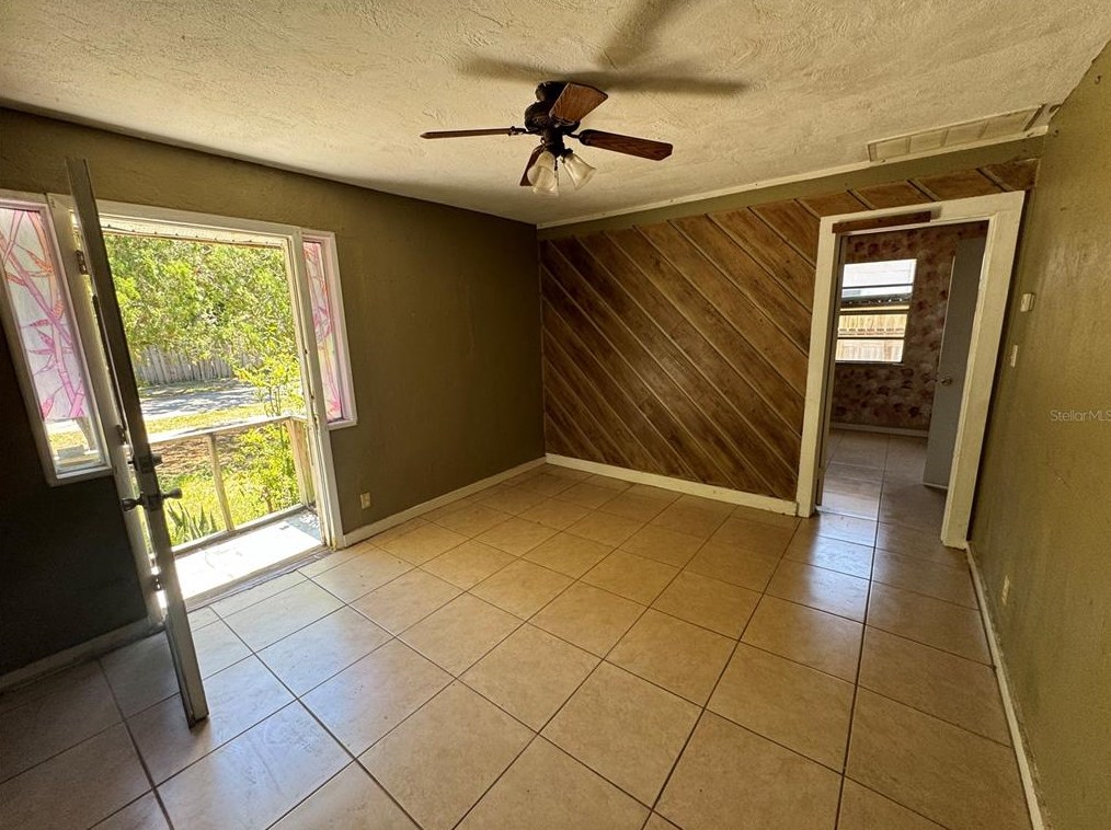 5471 72nd Ave, Pinellas Park, FL 33781-4218