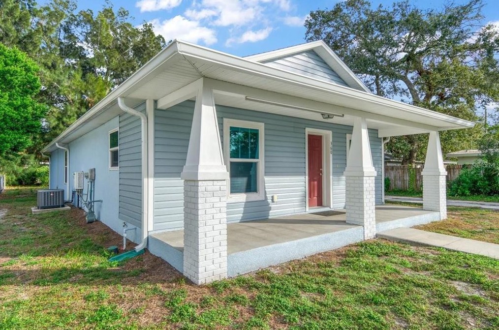 360 Court St, Largo, FL 33770-2443
