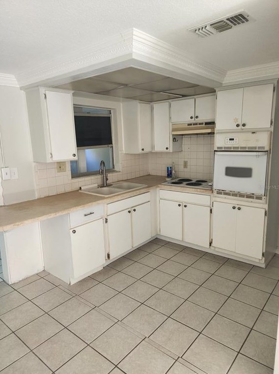 11110 Grant Dr, Port Richey, FL 34668