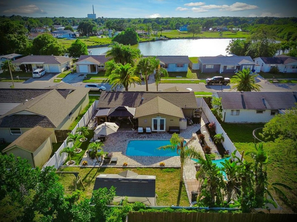 2144 Harrison Dr, Tarpon Springs, FL 34691-3365