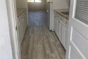 911 Washington Ave, Largo, FL 33770 - Photo 14