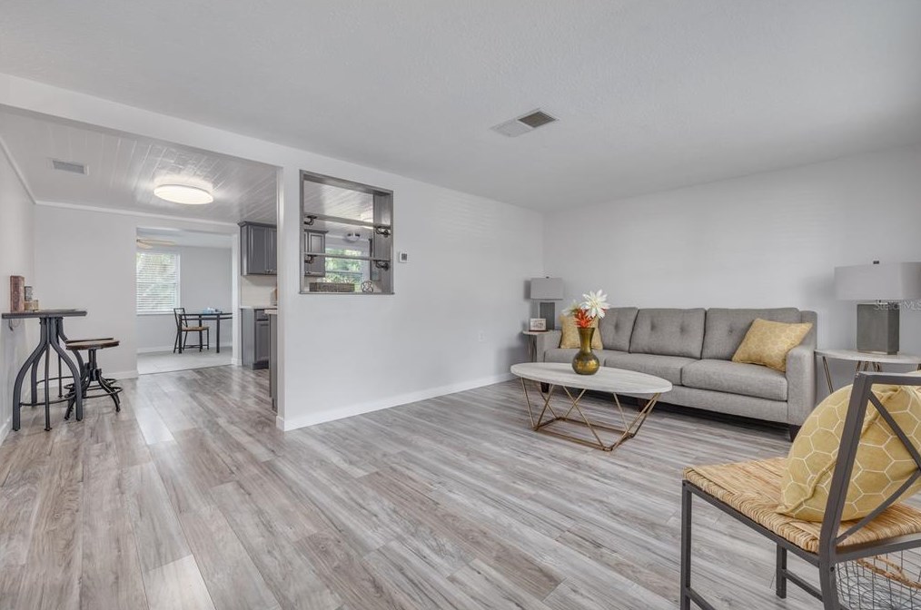 1451 Bookman Dr, Tarpon Springs FL  34690-6240 exterior