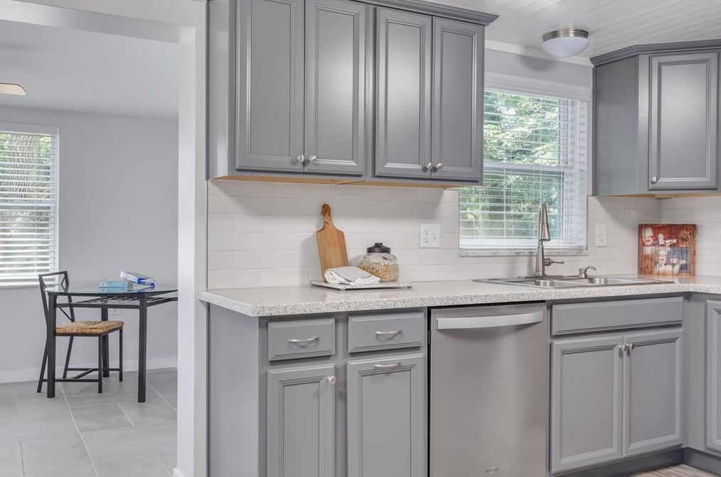 1451 Bookman Dr, Tarpon Springs FL  34690-6240 exterior