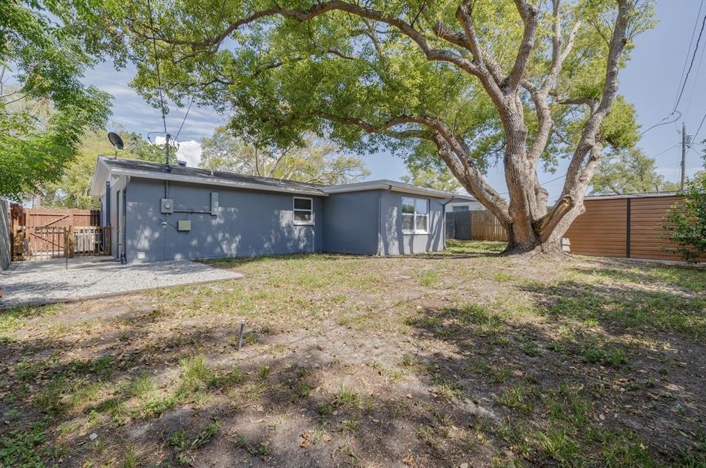 1451 Bookman Dr, Tarpon Springs FL  34690-6240 exterior