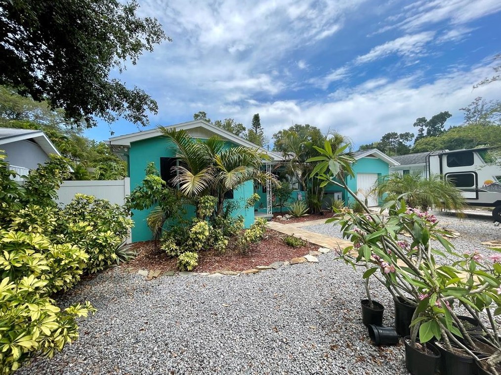 5205 23rd Ave, Saint Petersburg, FL 33707-5105