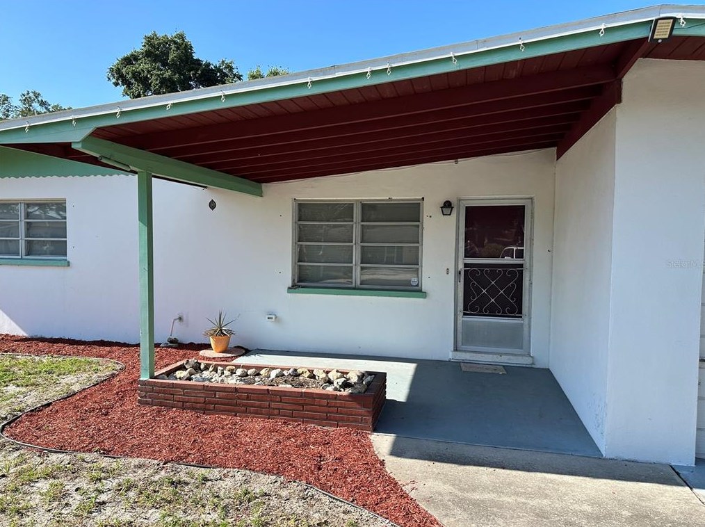 729 13th Ave, Largo, FL 33770-1107