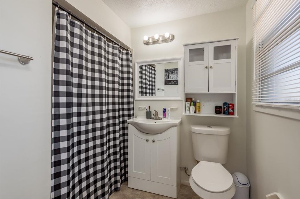 1709 Carnegie Cir, Tampa FL 33619-5623 exterior