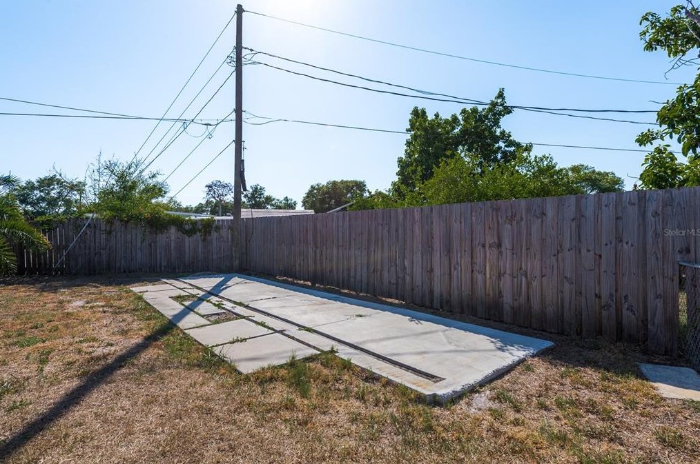 1709 Carnegie Cir, Tampa FL 33619-5623 exterior