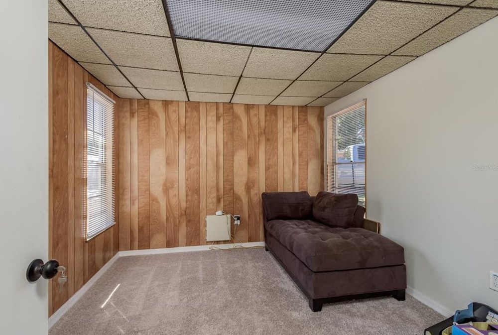 1709 Carnegie Cir, Tampa FL 33619-5623 exterior