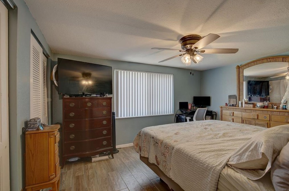 700 Cypress St, Tarpon Springs FL  34689-4215 exterior