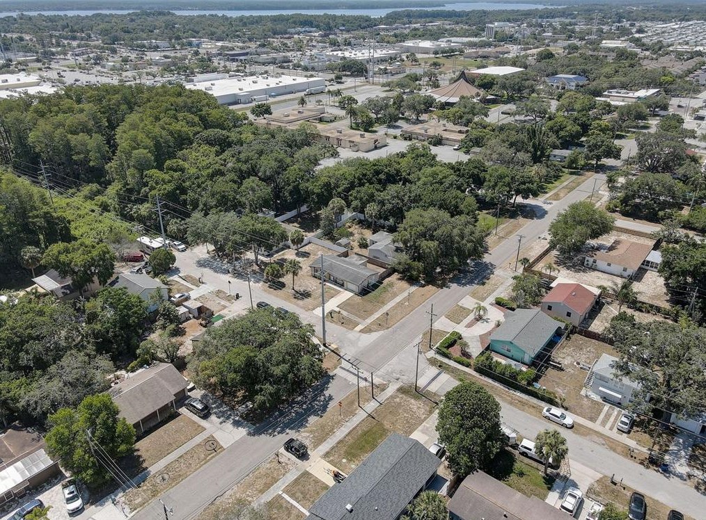 700 Cypress St, Tarpon Springs FL  34689-4215 exterior