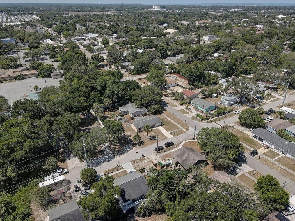 700 Cypress St, Tarpon Springs FL  34689-4215 exterior