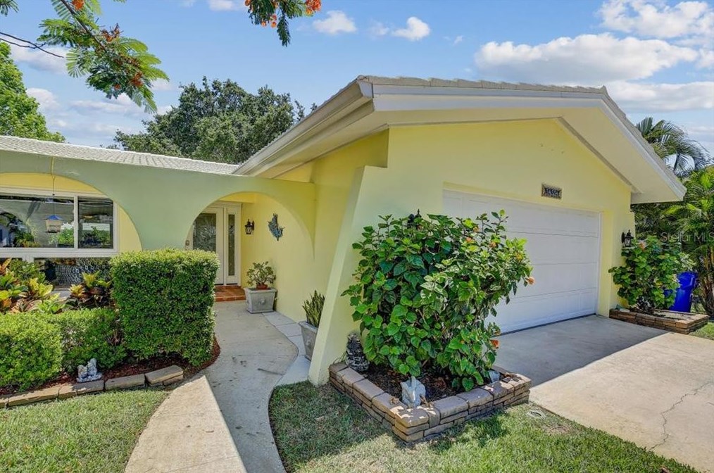 14534 Yacht Club Blvd, Largo, FL 33776-1107