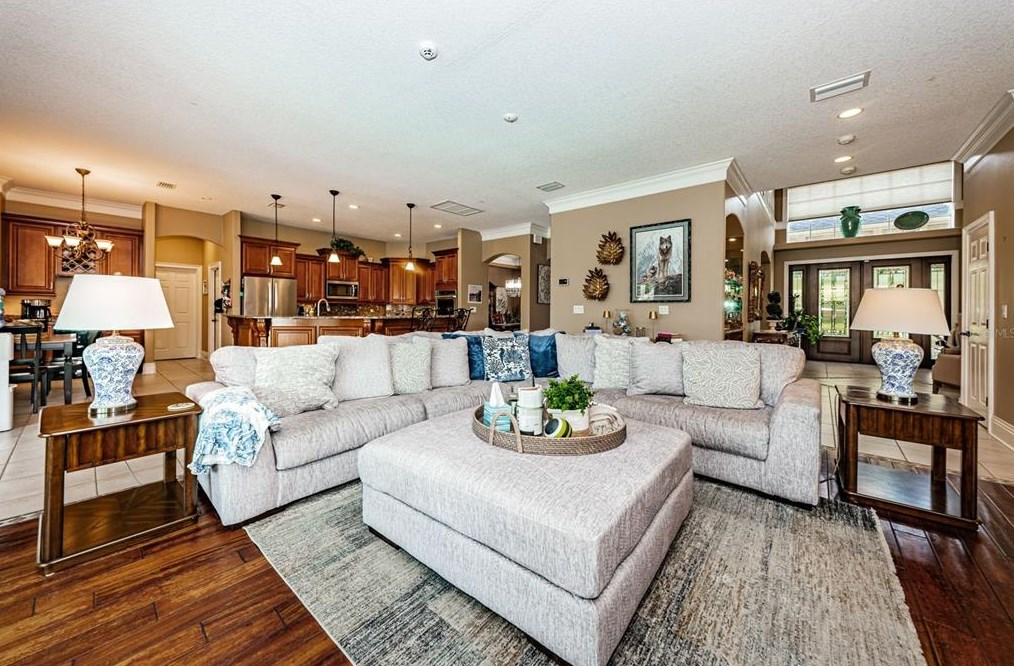 1303 Jasmine Ave, Tarpon Springs FL  34689-5230 exterior