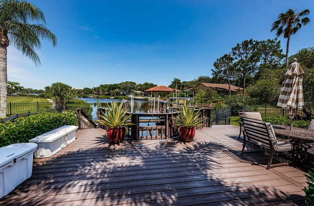 1303 Jasmine Ave, Tarpon Springs FL  34689-5230 exterior