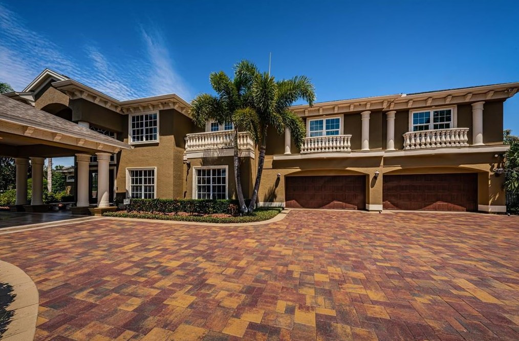 1303 Jasmine Ave, Tarpon Springs FL  34689-5230 exterior