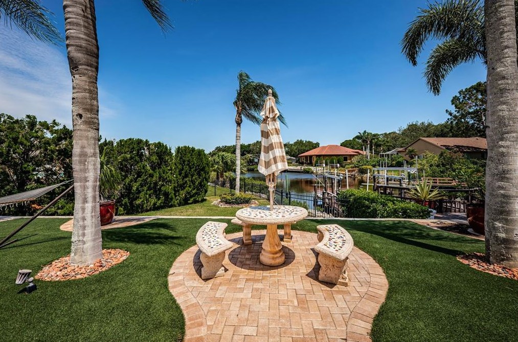 1303 Jasmine Ave, Tarpon Springs FL  34689-5230 exterior