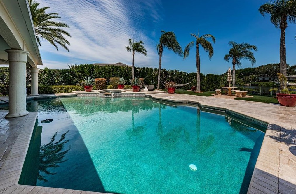 1303 Jasmine Ave, Tarpon Springs FL  34689-5230 exterior