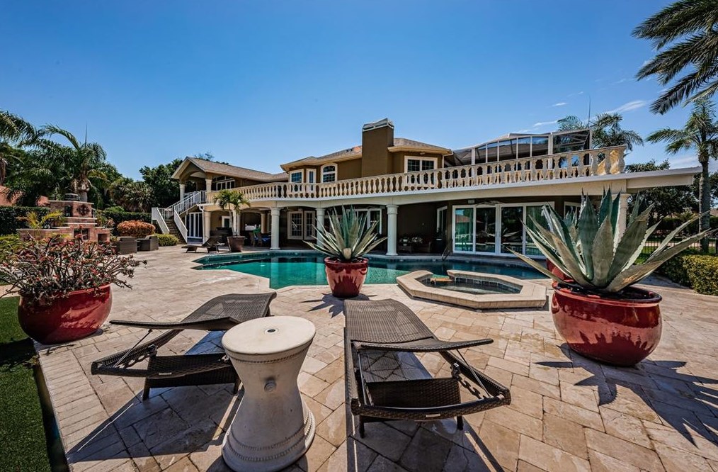 1303 Jasmine Ave, Tarpon Springs FL  34689-5230 exterior